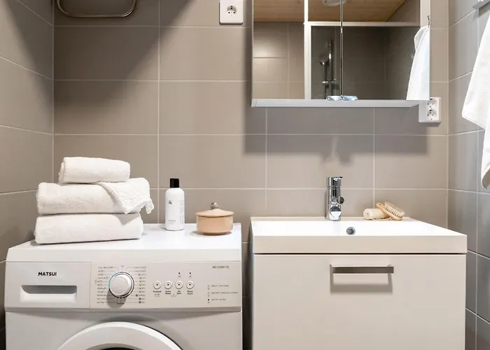 דירה Roost Logomo